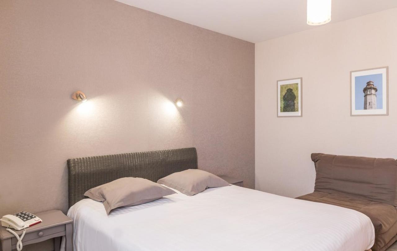 Hotel De La Gare Thouars Esterno foto