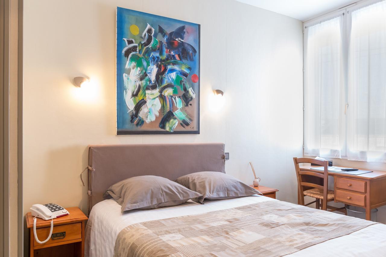 Hotel De La Gare Thouars Esterno foto
