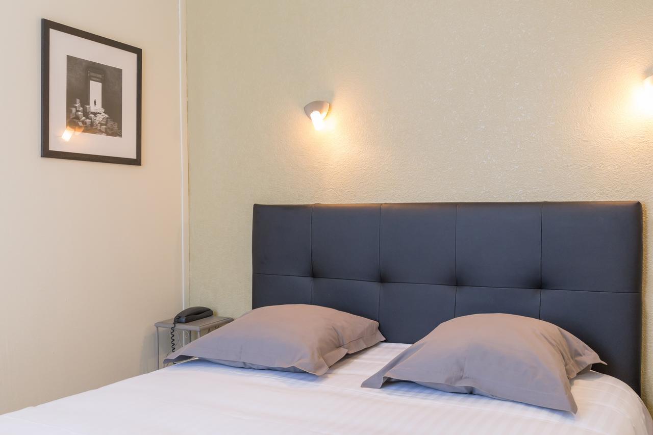 Hotel De La Gare Thouars Esterno foto